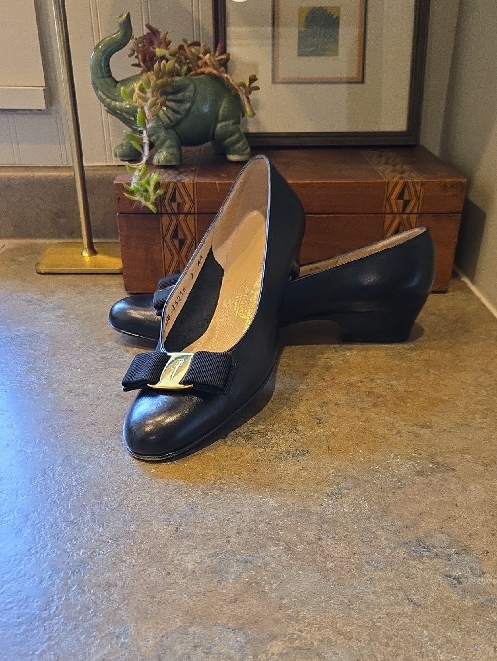 Vintage Ferragamo Black Leather Pumps Size 7 AA